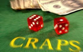 Fitur Putaran Gratis Wild West Gold dengan simbol emas di layar onictoto